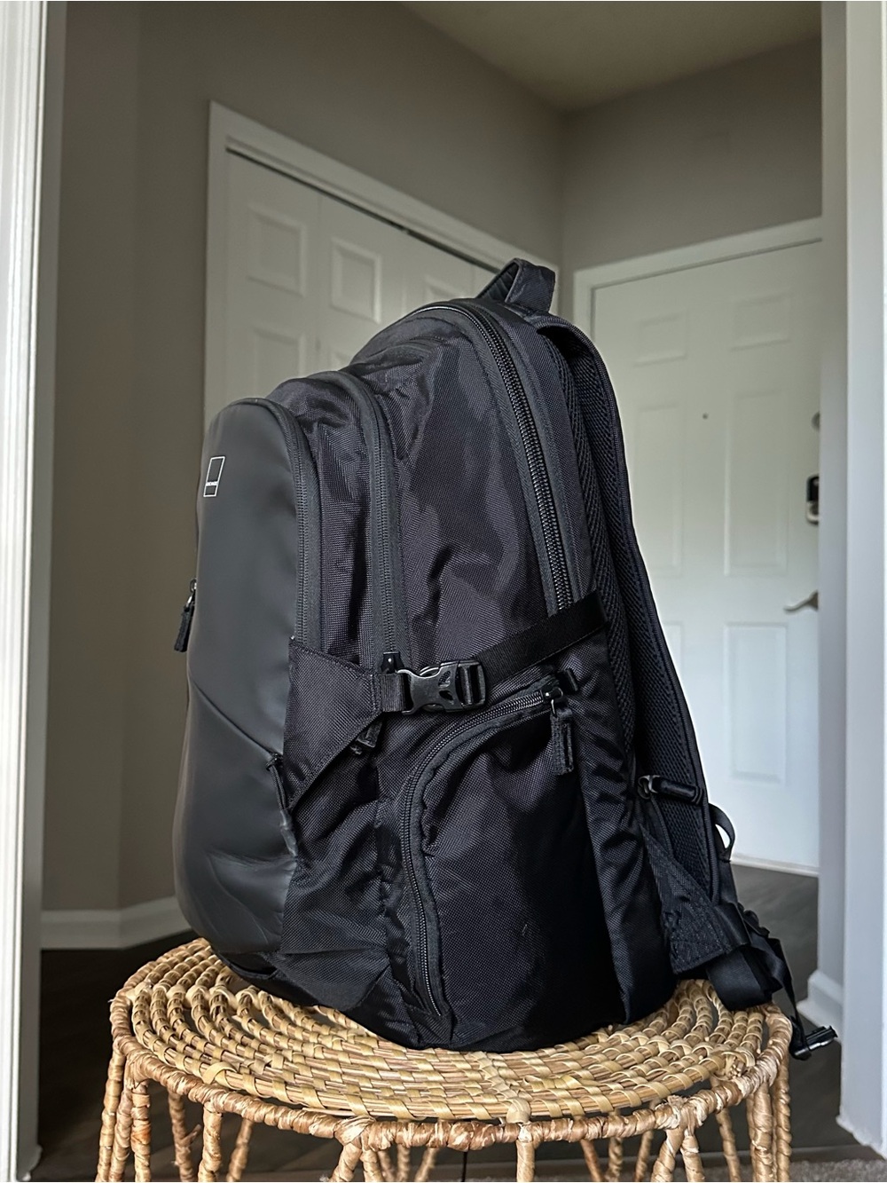 Acme Made Union Street Traveler Commuter Backpack Laptop Bag in Black EXCELLENT! - Picture 2 of 15